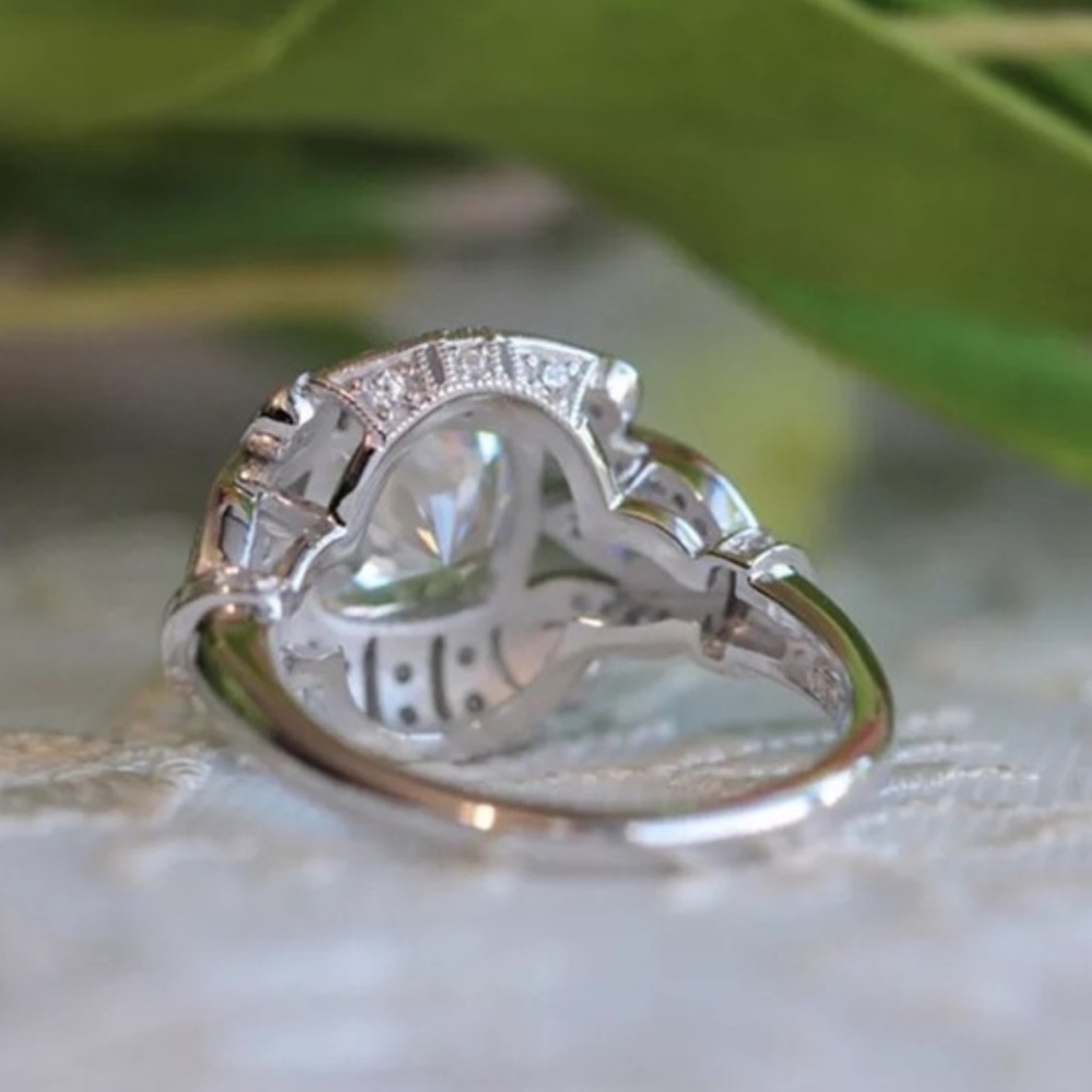 Ring - Picture 4 of 5